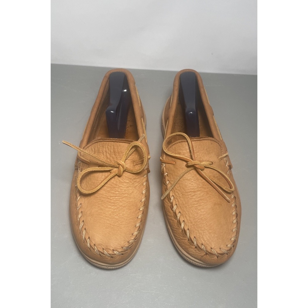 Minnetonka Moccasins Mens Size 8.5 Leather Slip On loafers